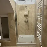 Valentino's 招待所 3*
