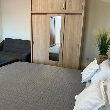 ゲストハウス Valentino's コンスタンツァ